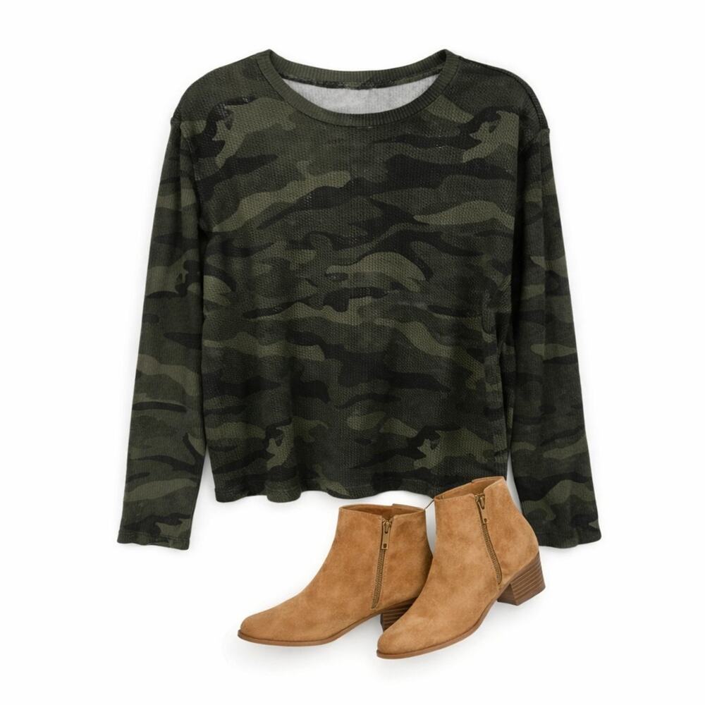 RDI Women’s Green Camo Thermal Pullover Long Sleeve Top Size M NWOT